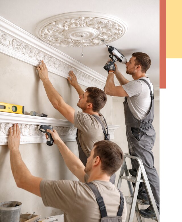 Монтаж лепнины на потолок в Новоалтайске от 3272 руб. быстро и недорого | ОТДЕЛОЧНИК-Нвл